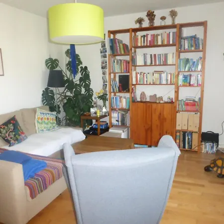 Lovely With Easy Access To Apartment *