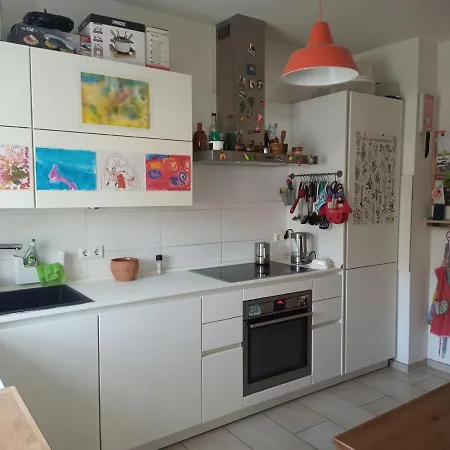 Lovely With Easy Access To Apartment *