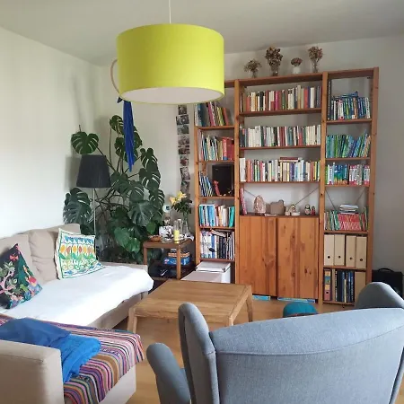 Apartment Lovely With Easy Access To *